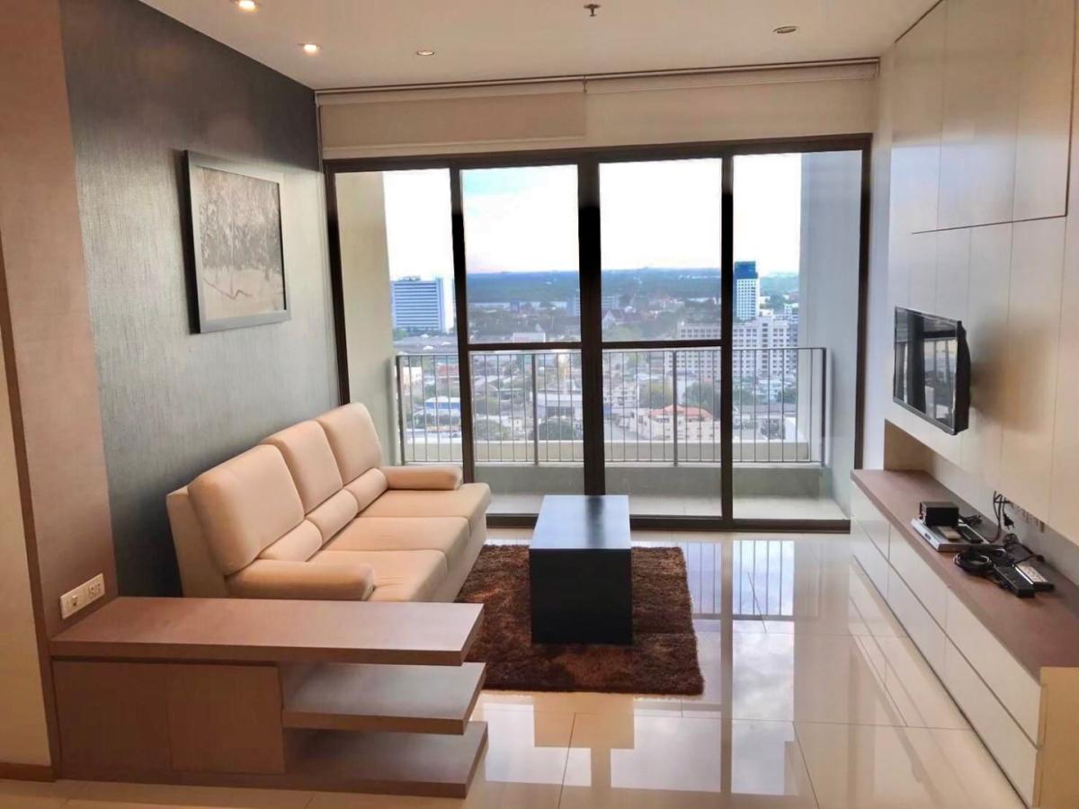 🌈 Luxury Condo For Rent : THE EMPORIO PLACE
